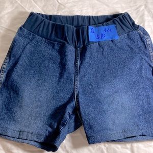 Motherhood Maternity Jean  Denim Distressed Capri Pants Size small